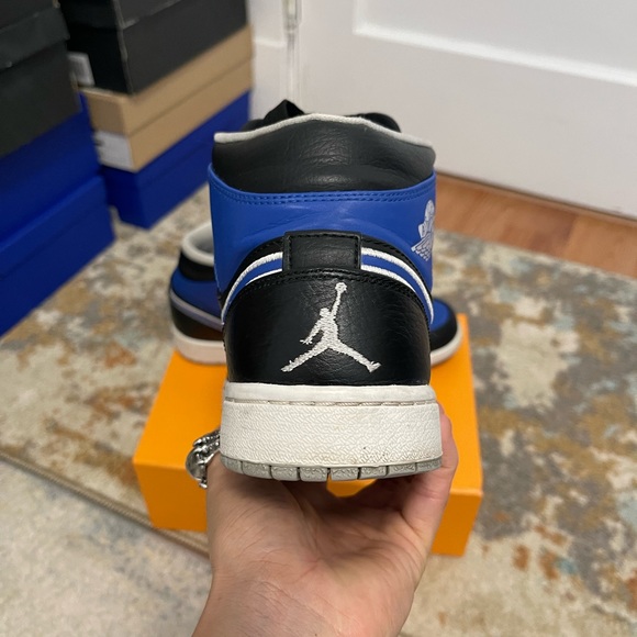 EUC Men’s Size 9 (Euro Size 42.5) Jordan 1 Retro Mid Sneakers In Game Royal Blue - Picture 13 of 14